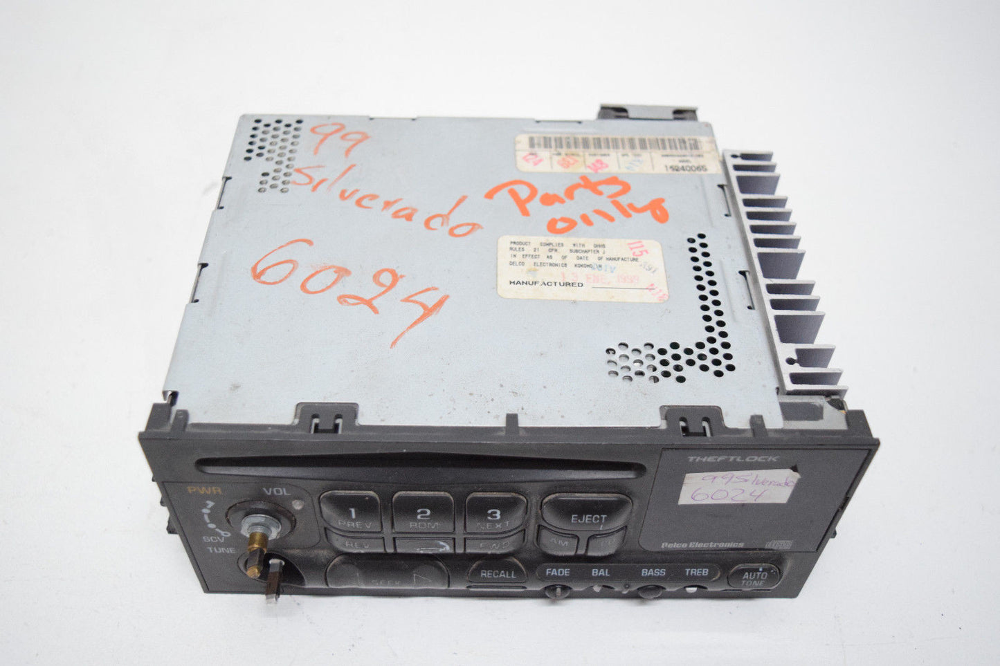 95 96 97 98 99 00 01 02 CHEVY SILVERADO RADIO CD PLAYER MISSING KNOBS